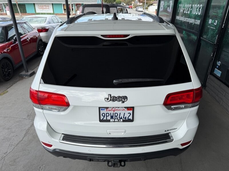 Jeep Grand Cherokee Vehicle Full-screen Gallery Image 15