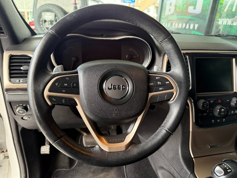 Jeep Grand Cherokee Vehicle Full-screen Gallery Image 20