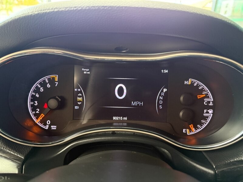 Jeep Grand Cherokee Vehicle Full-screen Gallery Image 31