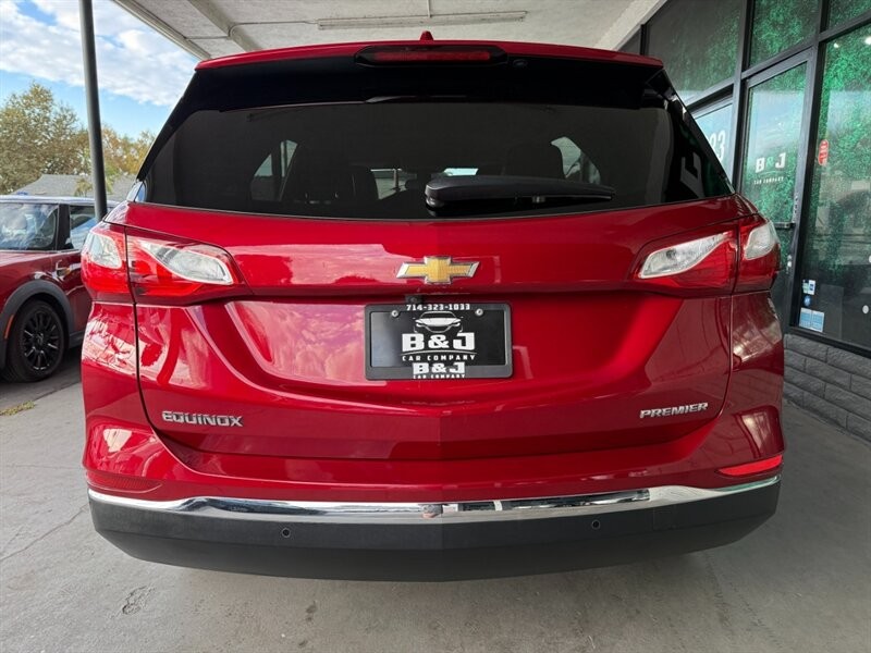 Chevrolet Equinox Vehicle Full-screen Gallery Image 14