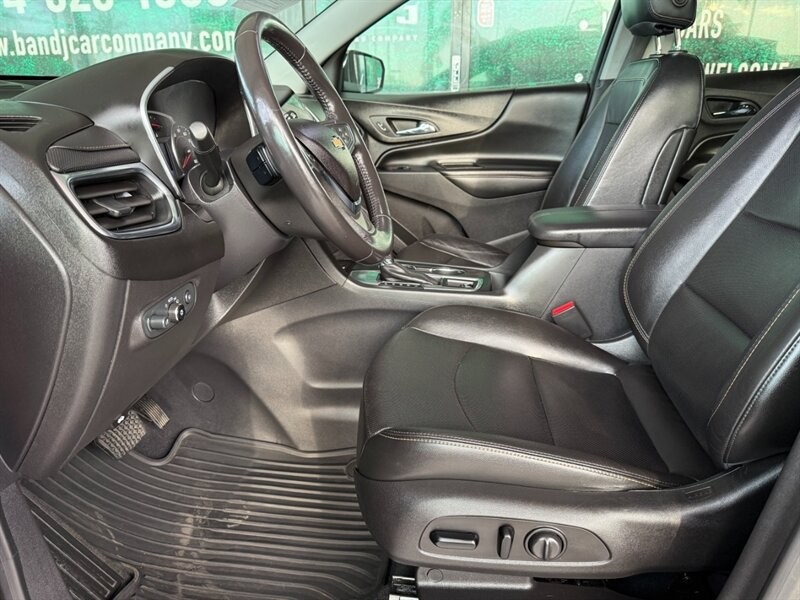 Chevrolet Equinox Vehicle Full-screen Gallery Image 17