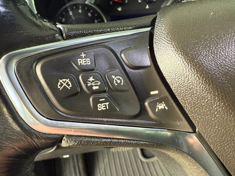 Chevrolet Equinox Vehicle Full-screen Gallery Image 21