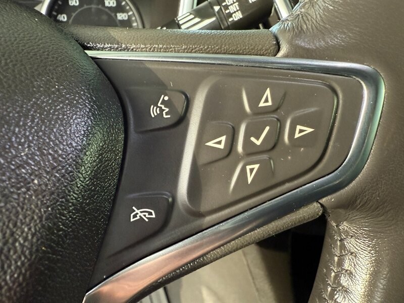 Chevrolet Equinox Vehicle Full-screen Gallery Image 22