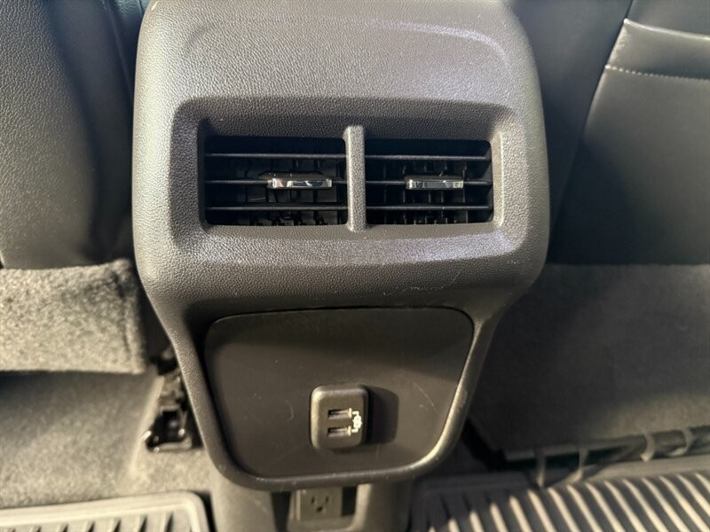 Chevrolet Equinox Vehicle Full-screen Gallery Image 27