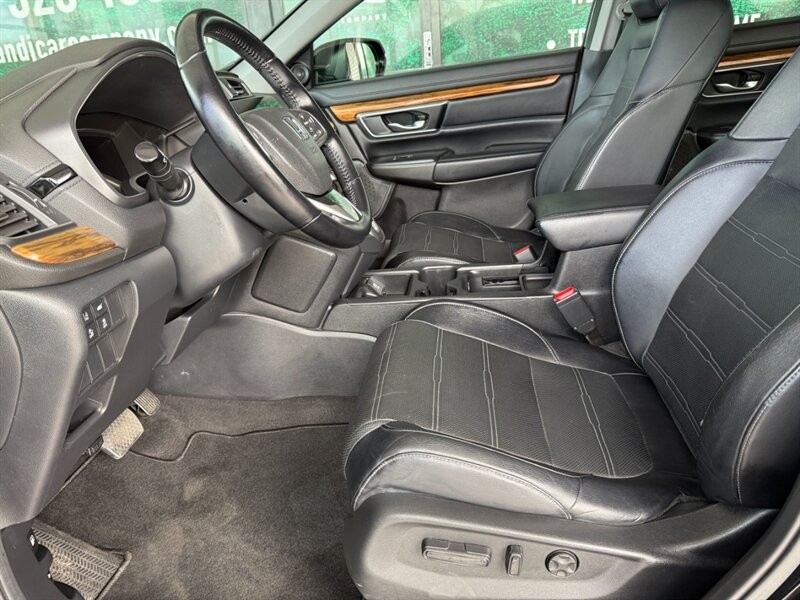 Honda CR-V Vehicle Full-screen Gallery Image 19