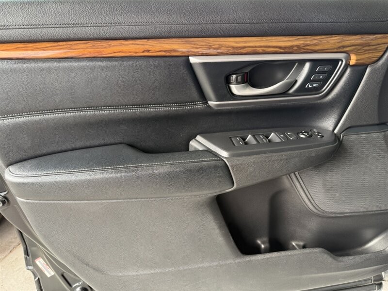 Honda CR-V Vehicle Full-screen Gallery Image 24