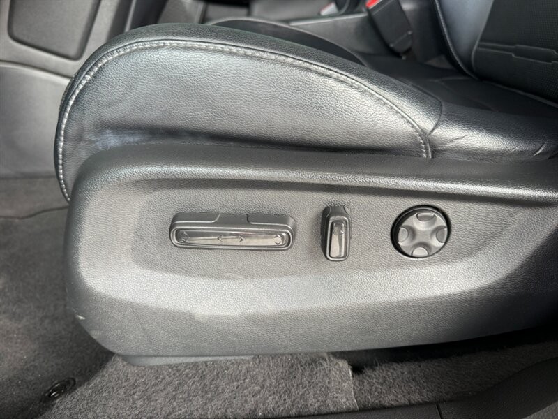 Honda CR-V Vehicle Full-screen Gallery Image 27