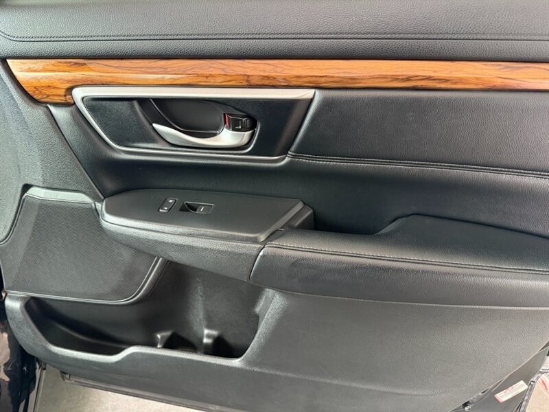 Honda CR-V Vehicle Full-screen Gallery Image 32