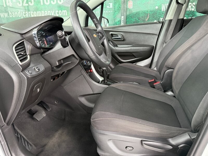 Chevrolet Trax Vehicle Full-screen Gallery Image 17