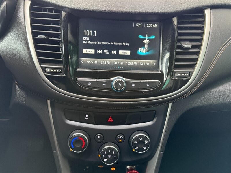 Chevrolet Trax Vehicle Full-screen Gallery Image 28