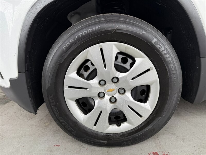 Chevrolet Trax Vehicle Full-screen Gallery Image 35