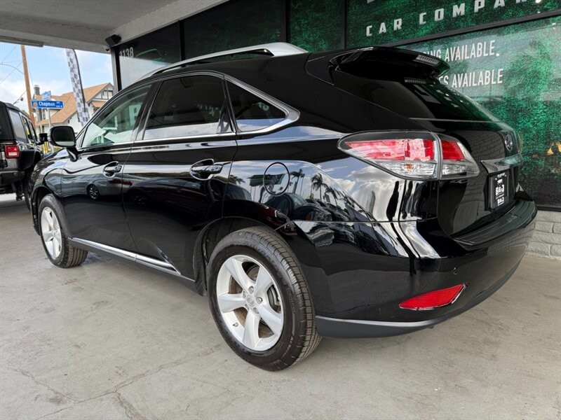 Lexus RX 350 Vehicle Full-screen Gallery Image 06