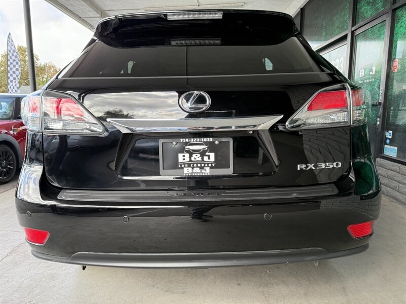 Lexus RX 350 Vehicle Full-screen Gallery Image 14