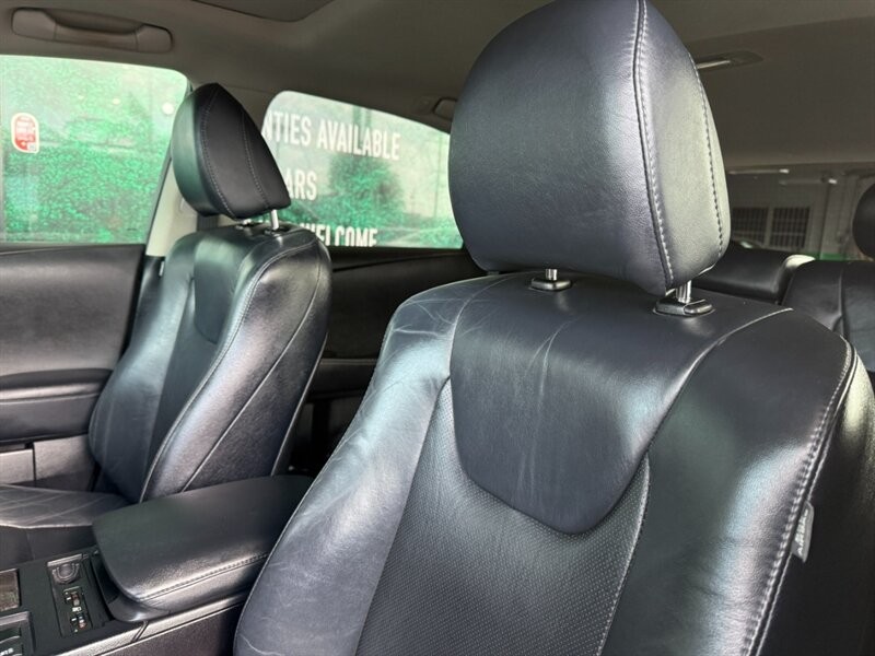 Lexus RX 350 Vehicle Full-screen Gallery Image 20