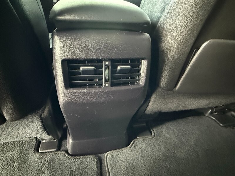 Lexus RX 350 Vehicle Full-screen Gallery Image 29