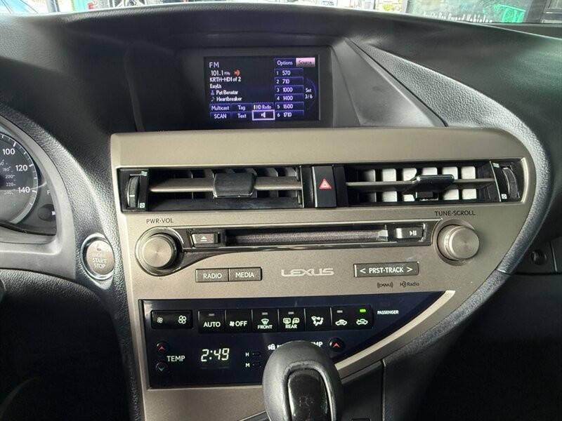 Lexus RX 350 Vehicle Full-screen Gallery Image 34