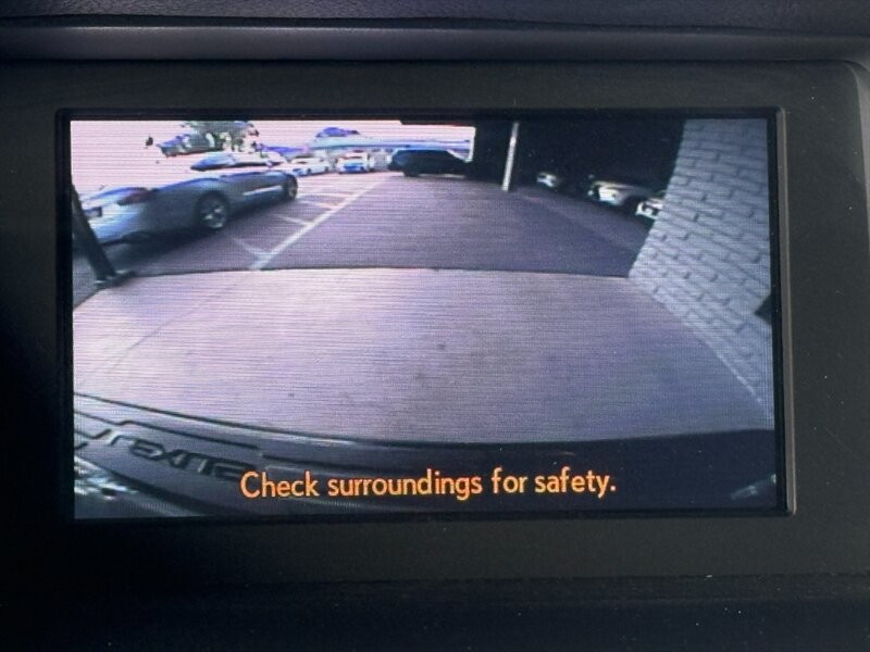 Lexus RX 350 Vehicle Full-screen Gallery Image 35