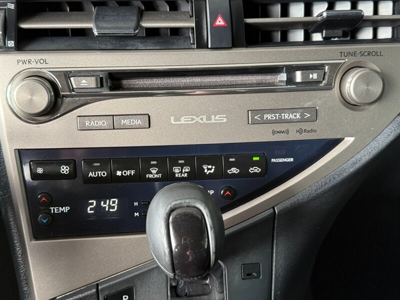 Lexus RX 350 Vehicle Full-screen Gallery Image 36