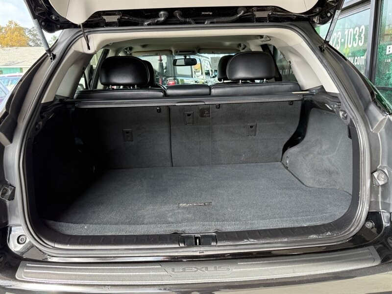 Lexus RX 350 Vehicle Full-screen Gallery Image 39