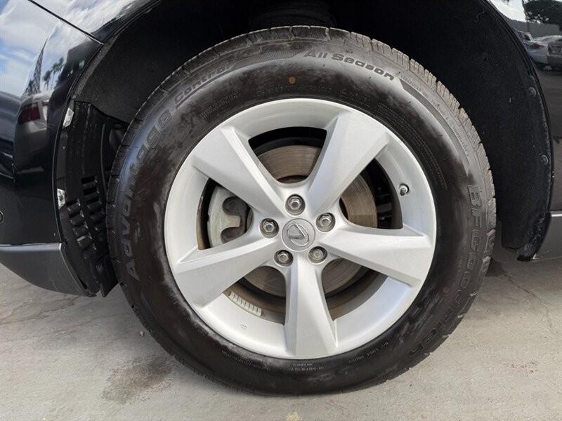 Lexus RX 350 Vehicle Full-screen Gallery Image 41