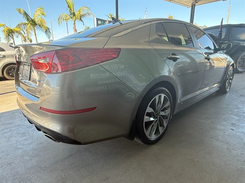 Kia Optima Vehicle Full-screen Gallery Image 10