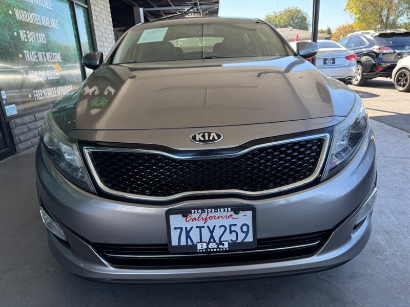 Kia Optima Vehicle Full-screen Gallery Image 12