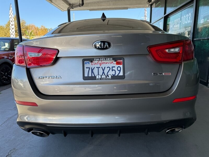 Kia Optima Vehicle Full-screen Gallery Image 14