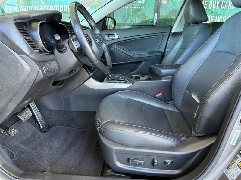 Kia Optima Vehicle Full-screen Gallery Image 18