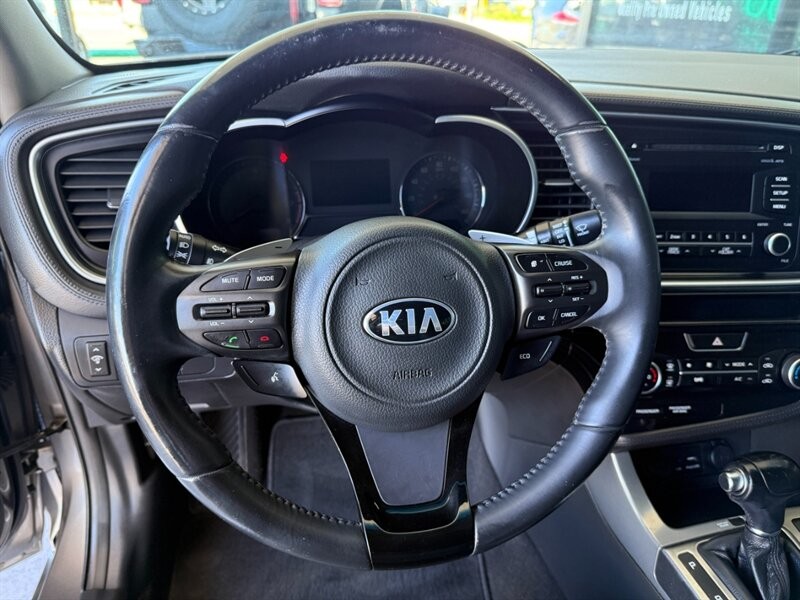 Kia Optima Vehicle Full-screen Gallery Image 20