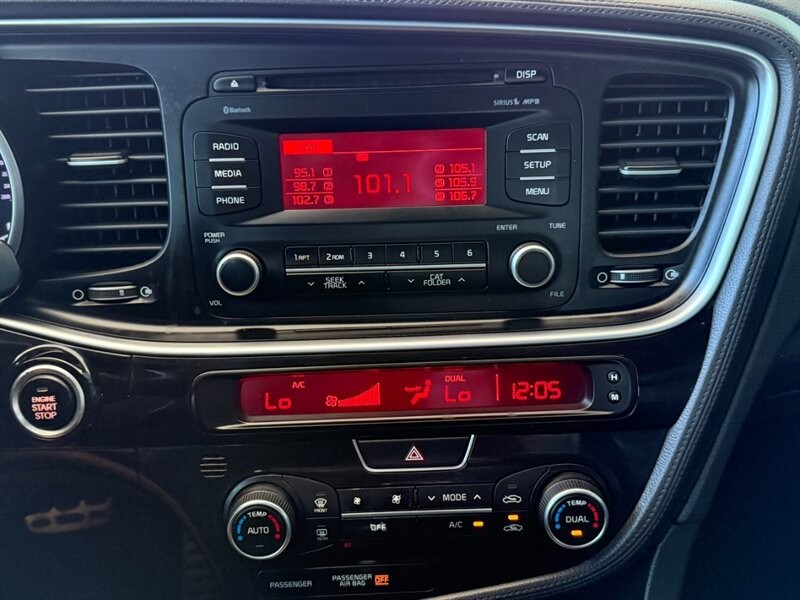 Kia Optima Vehicle Full-screen Gallery Image 30