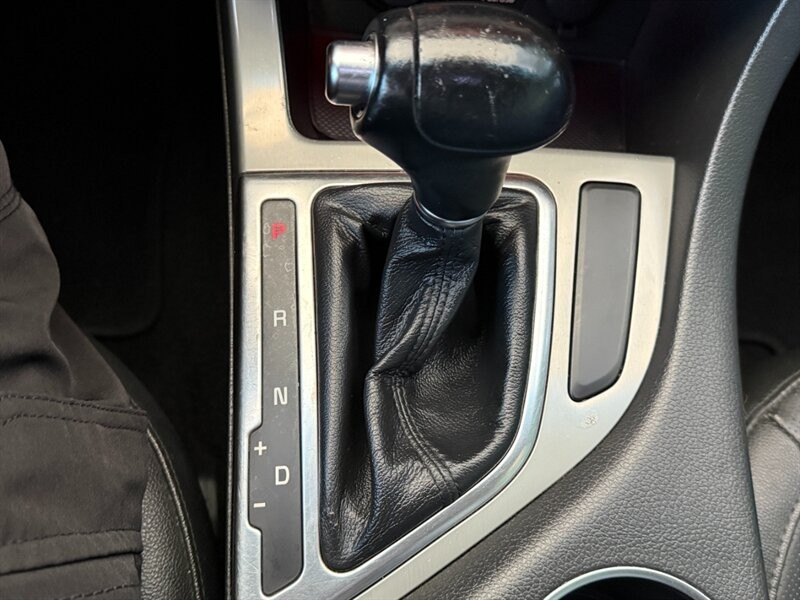 Kia Optima Vehicle Full-screen Gallery Image 33