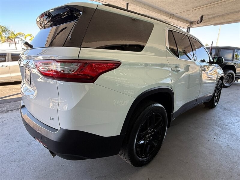 Chevrolet Traverse Vehicle Full-screen Gallery Image 10