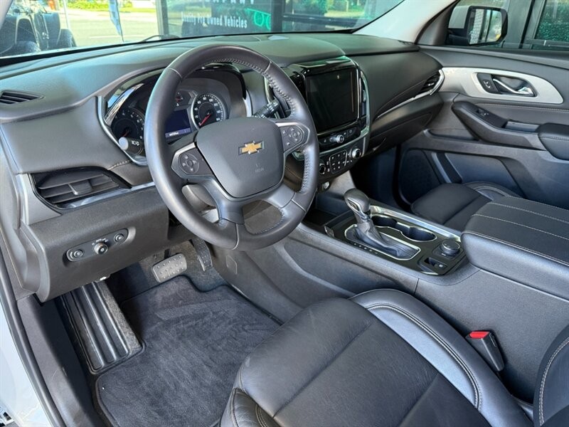 Chevrolet Traverse Vehicle Full-screen Gallery Image 16