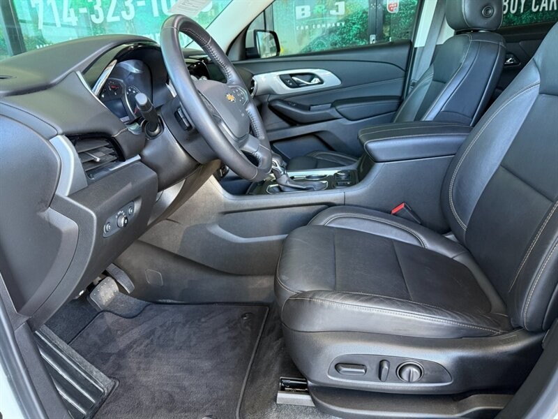 Chevrolet Traverse Vehicle Full-screen Gallery Image 17