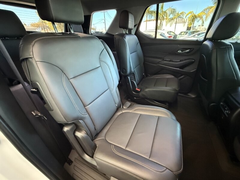 Chevrolet Traverse Vehicle Full-screen Gallery Image 28
