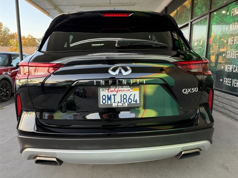 INFINITI QX50 Vehicle Full-screen Gallery Image 14