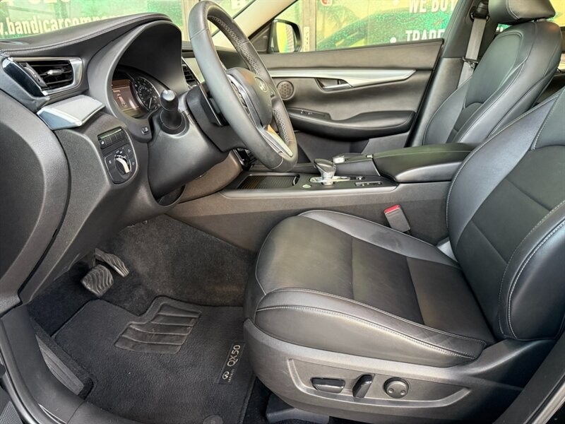 INFINITI QX50 Vehicle Full-screen Gallery Image 17