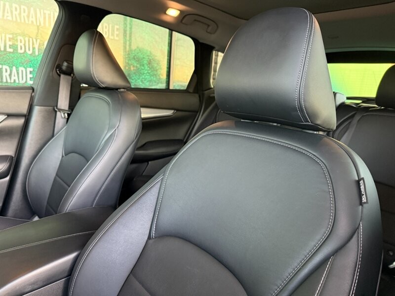 INFINITI QX50 Vehicle Full-screen Gallery Image 18