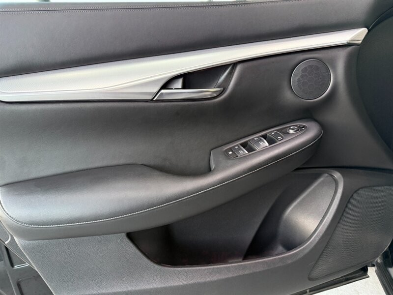 INFINITI QX50 Vehicle Full-screen Gallery Image 20