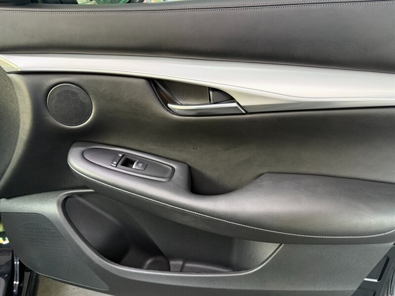 INFINITI QX50 Vehicle Full-screen Gallery Image 28