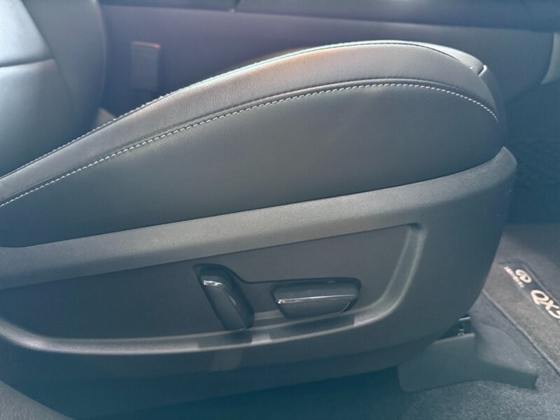 INFINITI QX50 Vehicle Full-screen Gallery Image 29