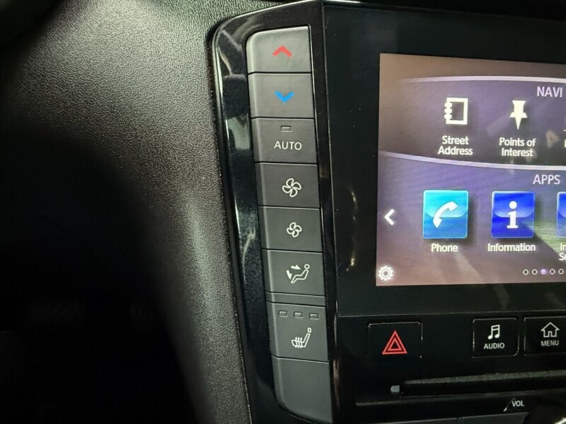 INFINITI QX50 Vehicle Full-screen Gallery Image 35