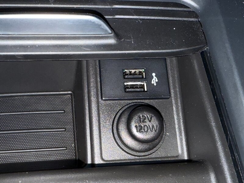 INFINITI QX50 Vehicle Full-screen Gallery Image 37