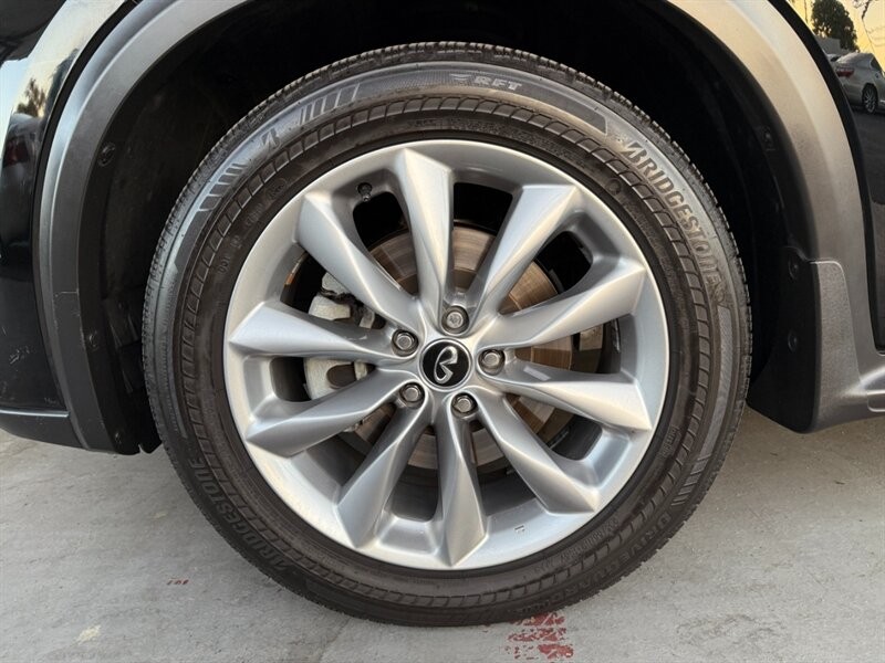 INFINITI QX50 Vehicle Full-screen Gallery Image 44