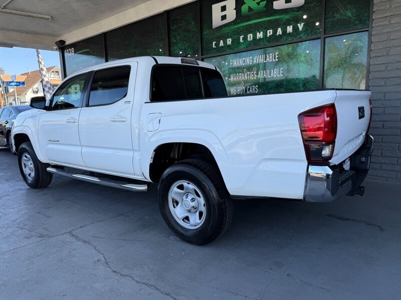 Toyota Tacoma 2WD Vehicle Full-screen Gallery Image 06