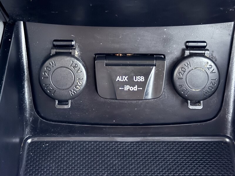 Hyundai Sonata Vehicle Full-screen Gallery Image 37