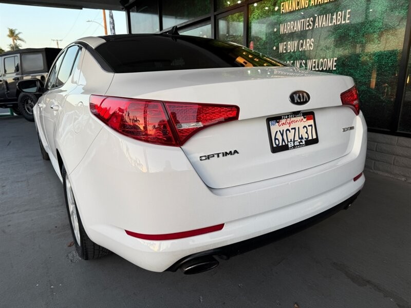Kia Optima Vehicle Full-screen Gallery Image 07