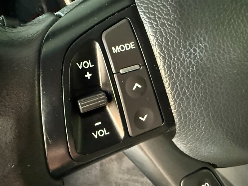 Kia Optima Vehicle Full-screen Gallery Image 20