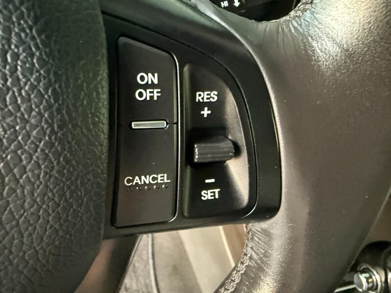 Kia Optima Vehicle Full-screen Gallery Image 21