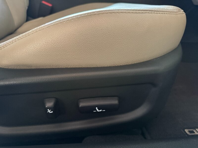 Kia Optima Vehicle Full-screen Gallery Image 30